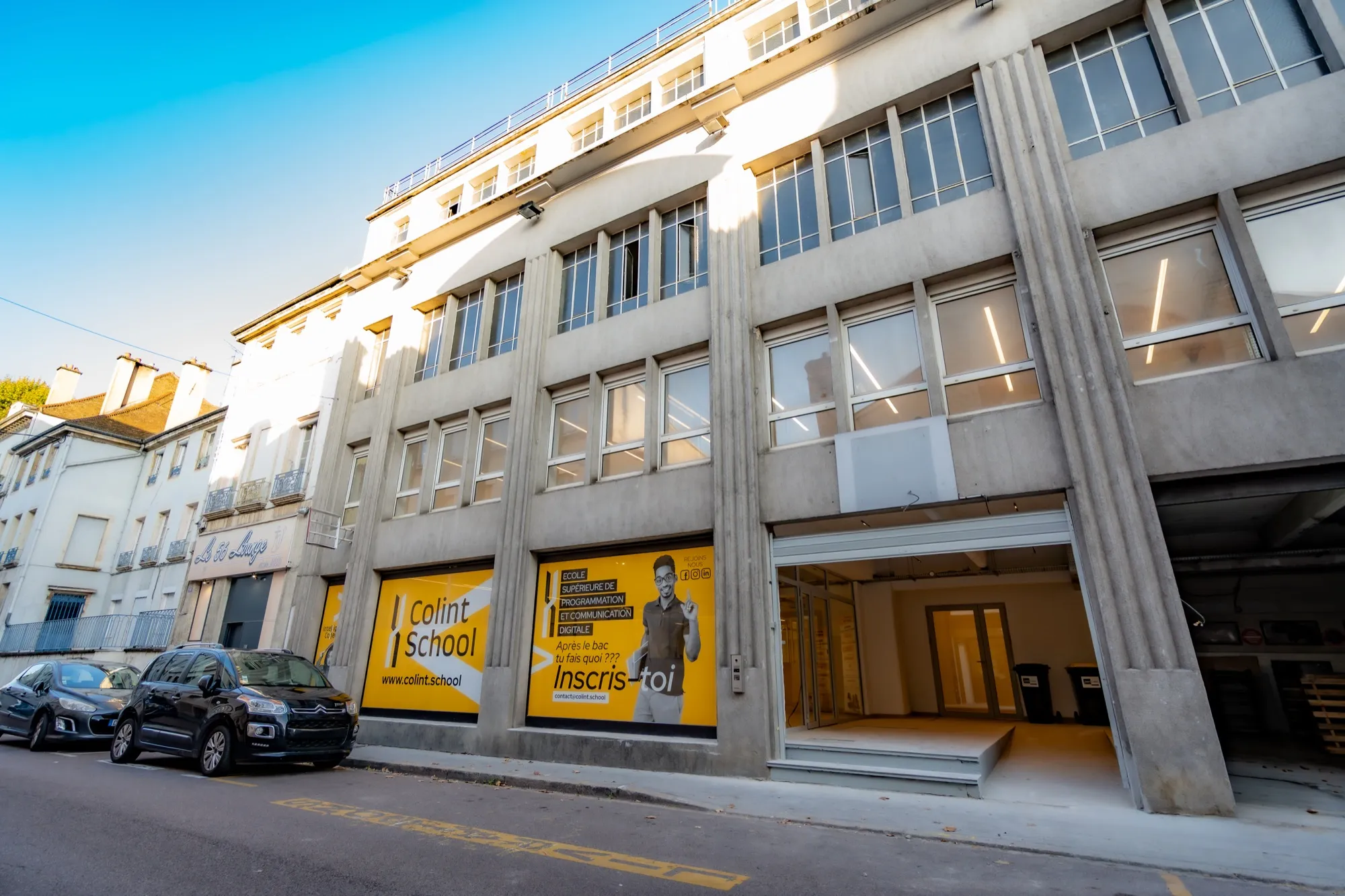 Façade du campus Colint School à Chalon-sur-Saône